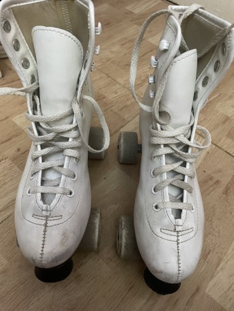 Les patins pointure 39-40 - 2