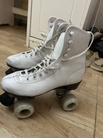 Les patins pointure 39-40 - 1