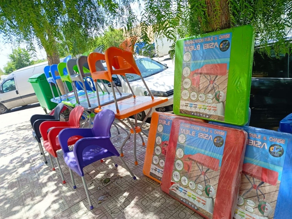 chaise et table extérieur - 2