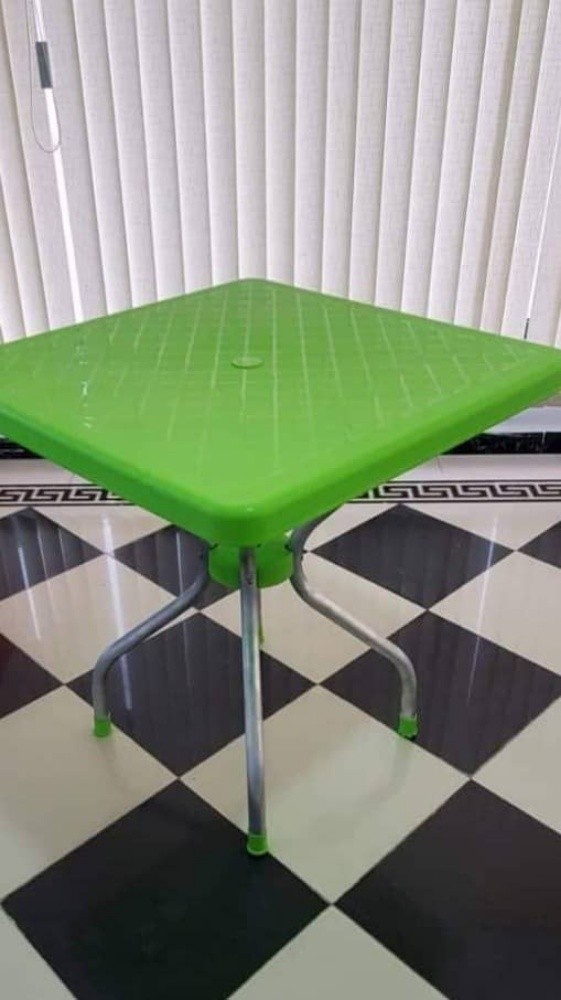 chaise et table extérieur - 8
