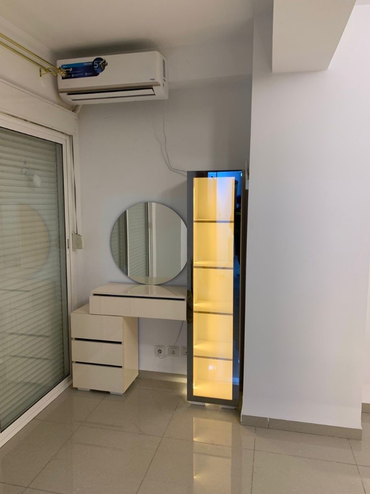 coiffeuse moderne avec LED - 1