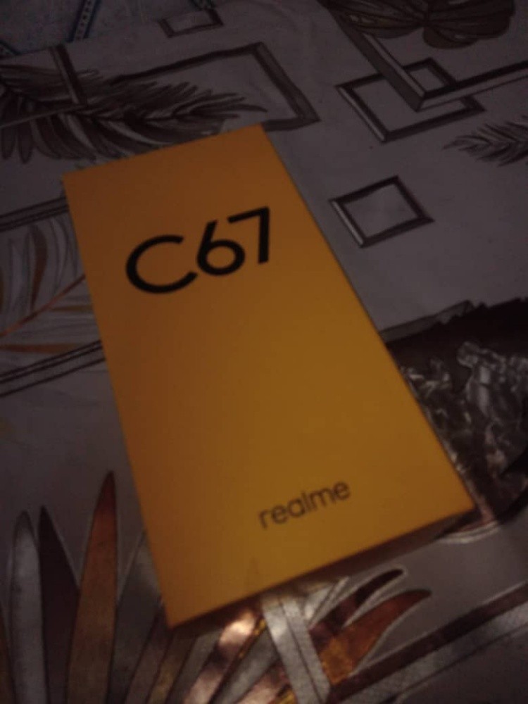 Realme C - 4
