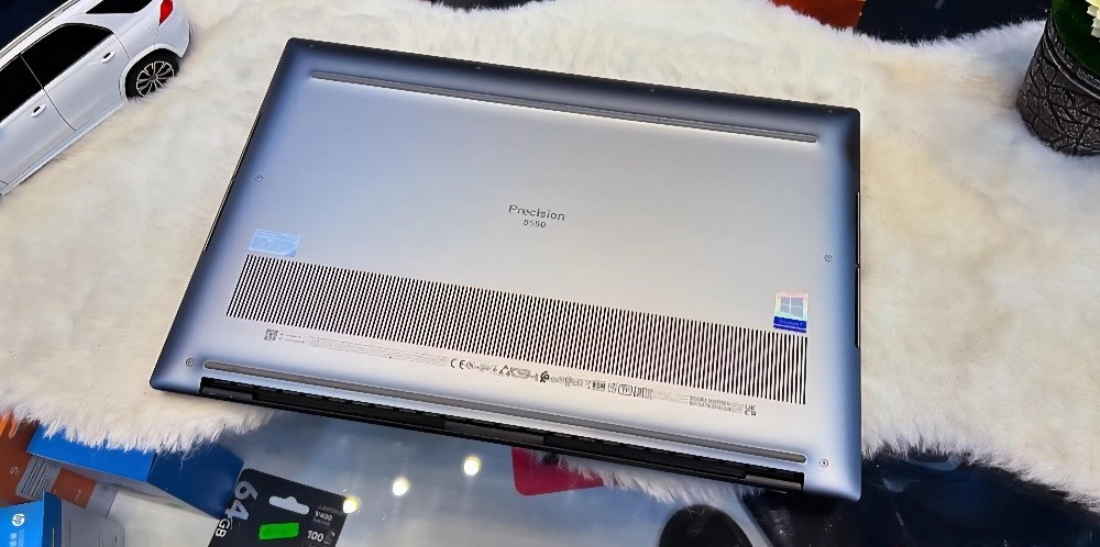 Pc portable dell precision - 9