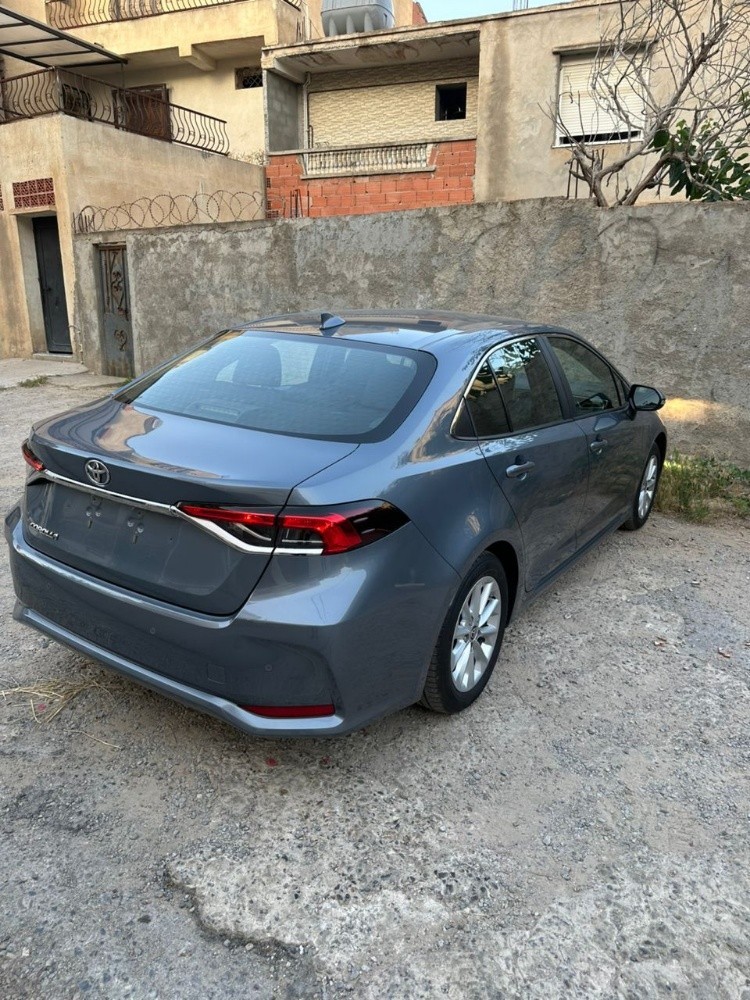 Toyota Corolla - 4