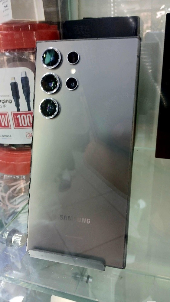 Samsung phone - 1