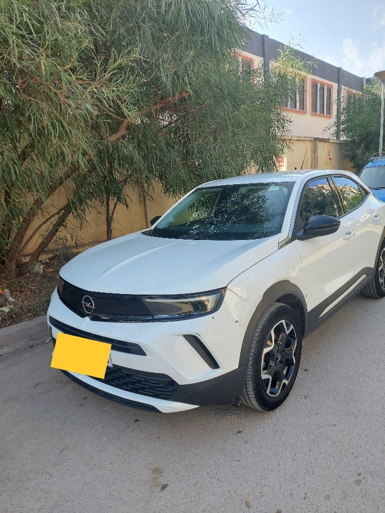 سيارة اوبل  - 1