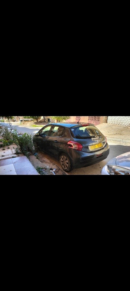 Peugeot 208 2013 - 6