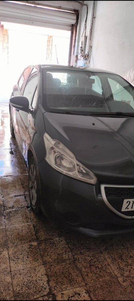 Peugeot 208 2013 - 8