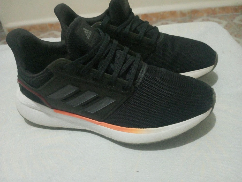 basket Adidas pointure 41 - 2