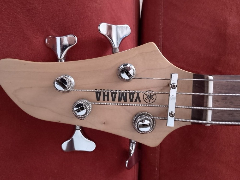 Yamaha guitar bass - 3