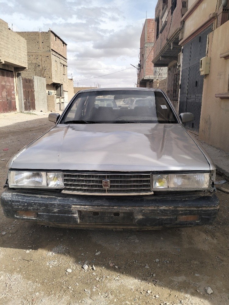 مازدة  929 ليمتد عام 1990 - 3