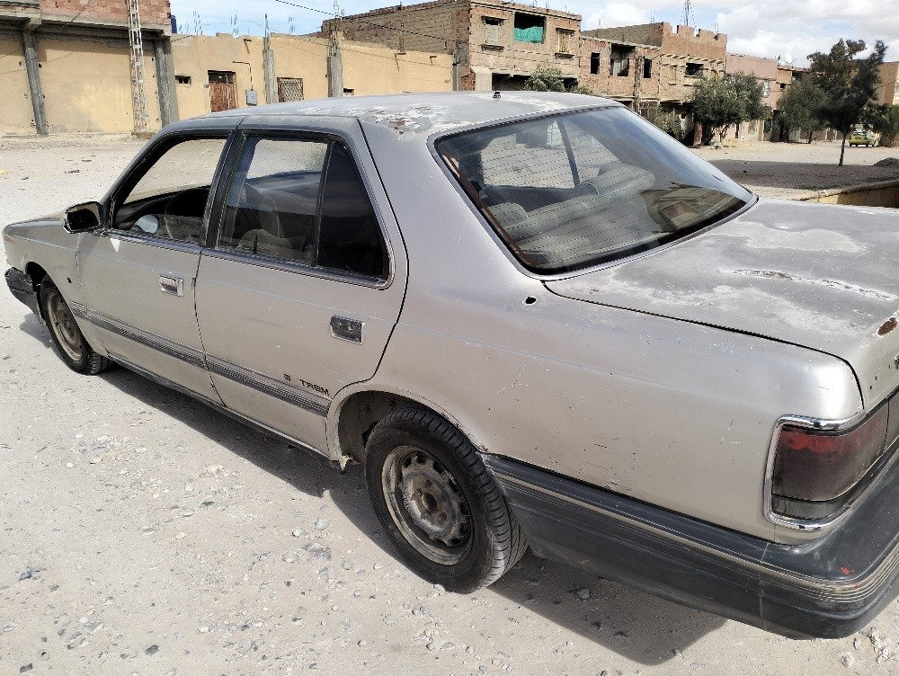 مازدة  929 ليمتد عام 1990 - 15