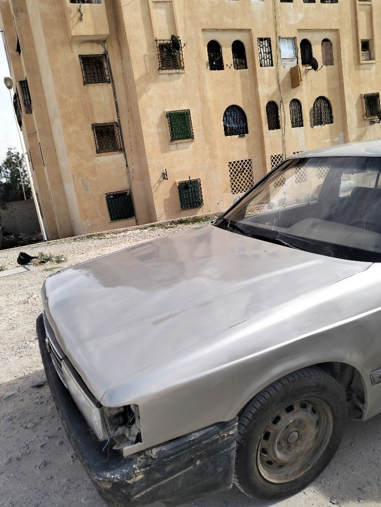 مازدة  929 ليمتد عام 1990 - 13