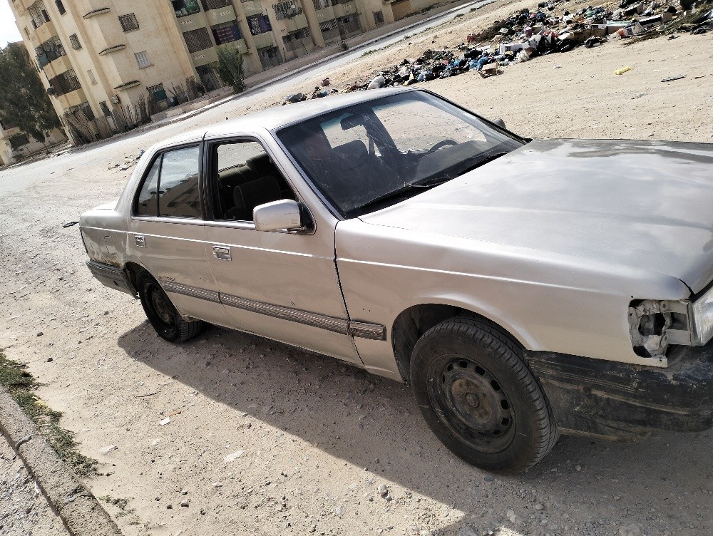 مازدة  929 ليمتد عام 1990 - 8