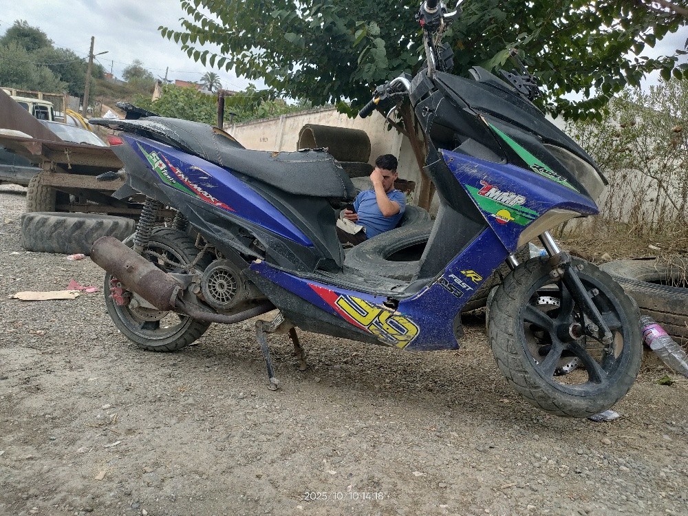 Moto  - 1