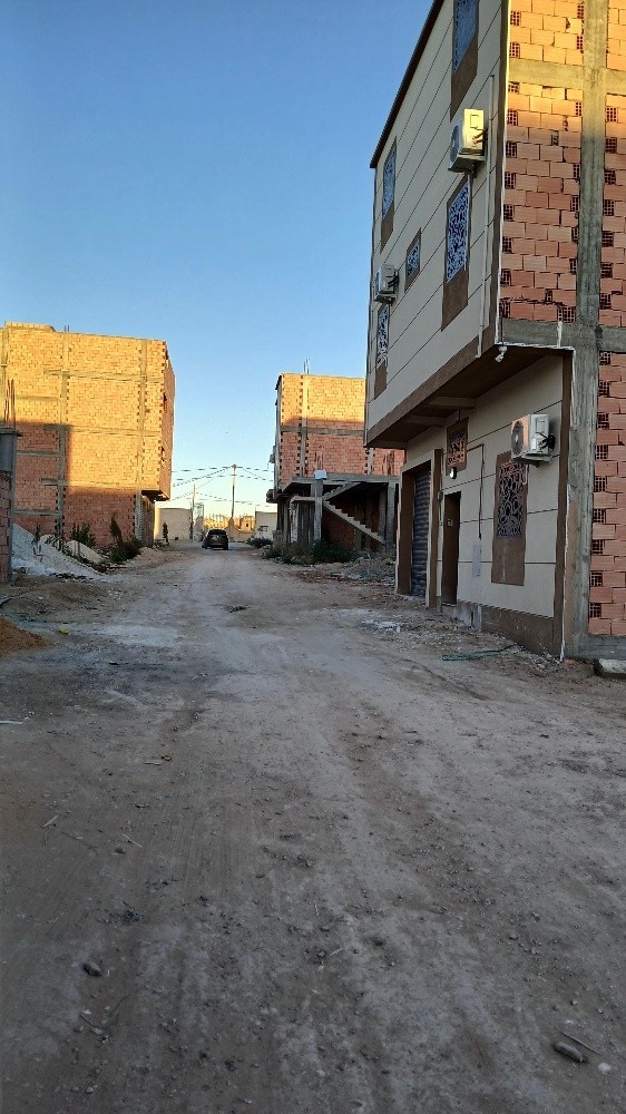 أرض - 4