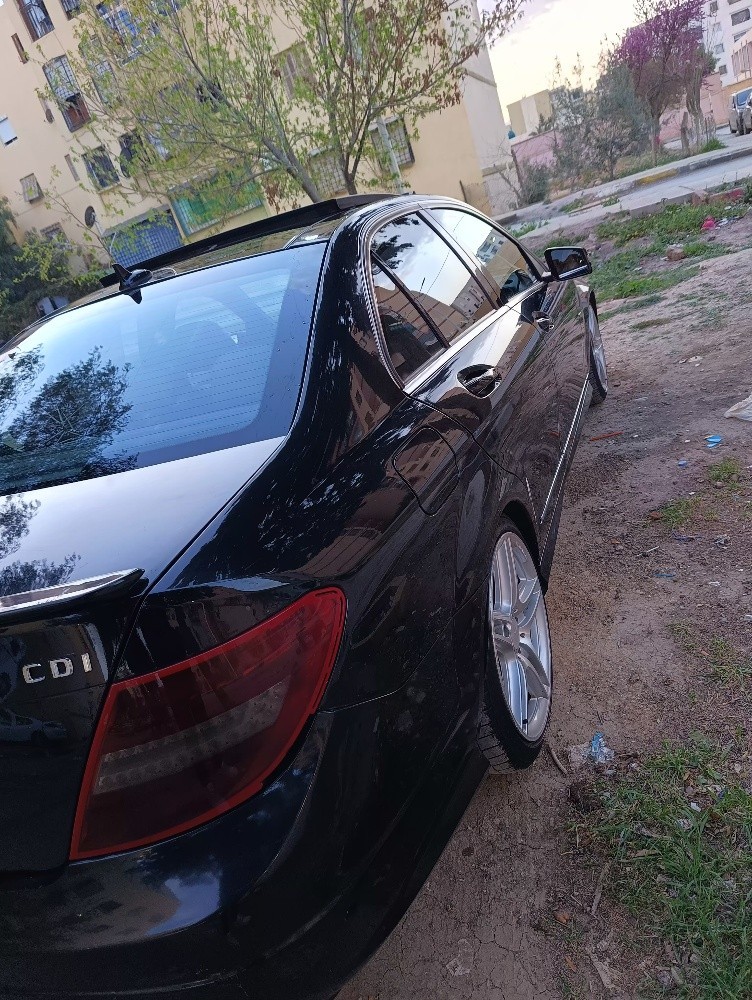 سيارة مرسيدس 2014  محرك 651 - 10