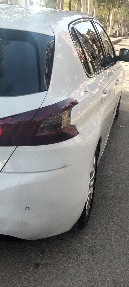 Peugeot 308  - 1