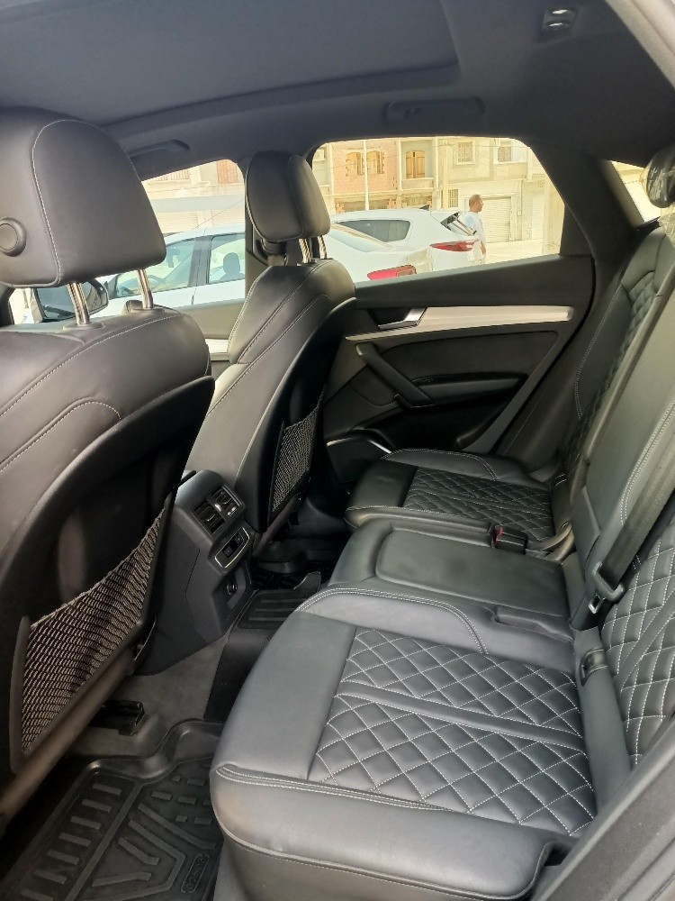 Audi black black - 7
