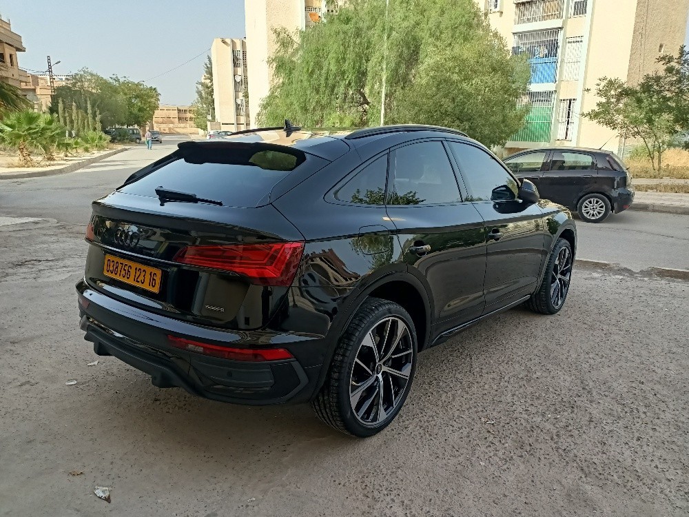 Audi black black - 4