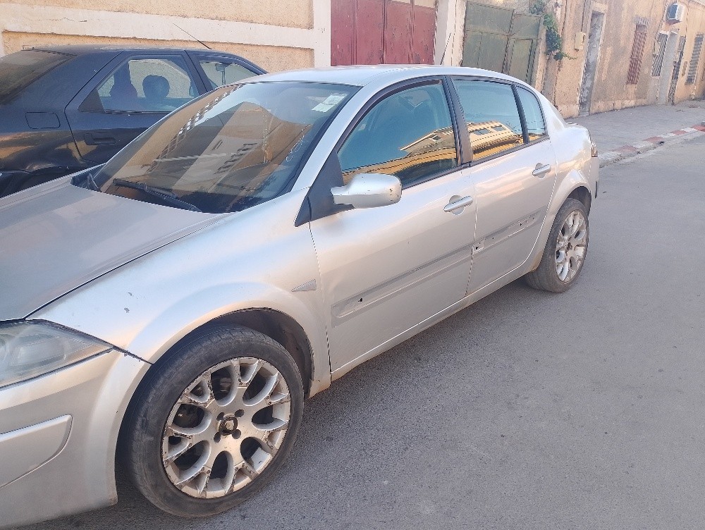 بيع سيارة رينو ميغان  - 4