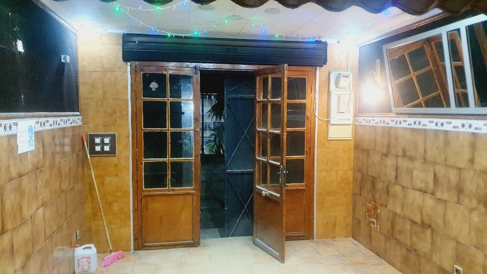 locale a vendre - 2