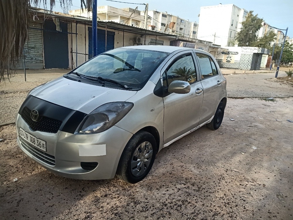 ياريس  0699810500 - 2