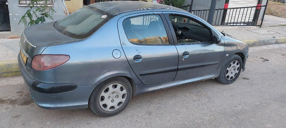 بيع سيارة بيجو 206 - 4
