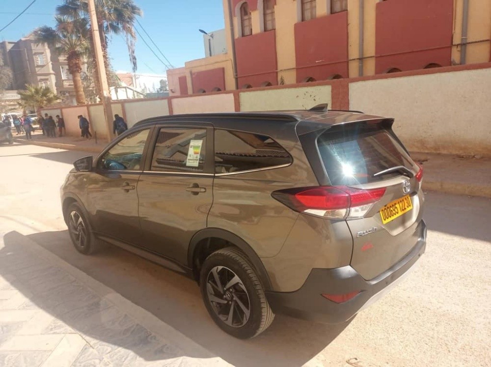 Toyota Rush - 3