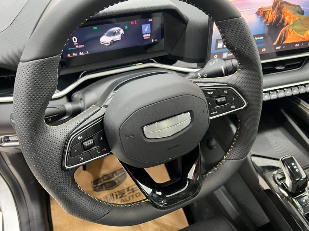 geely coolray - 2