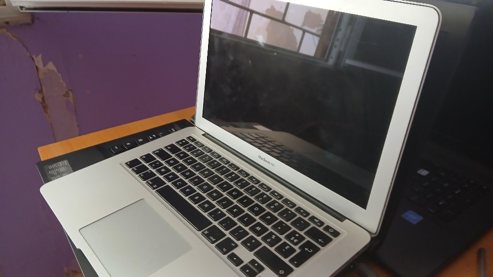 macbook air - 2