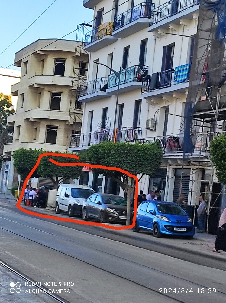 Hussein dey vend un local - 4
