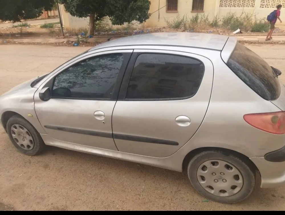 سيارة بيجو 206 - 4
