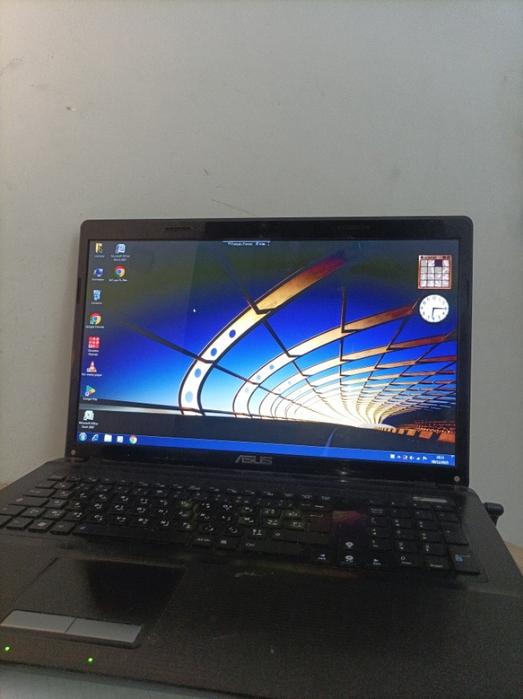 لابتوب من نوع اسوس - 1
