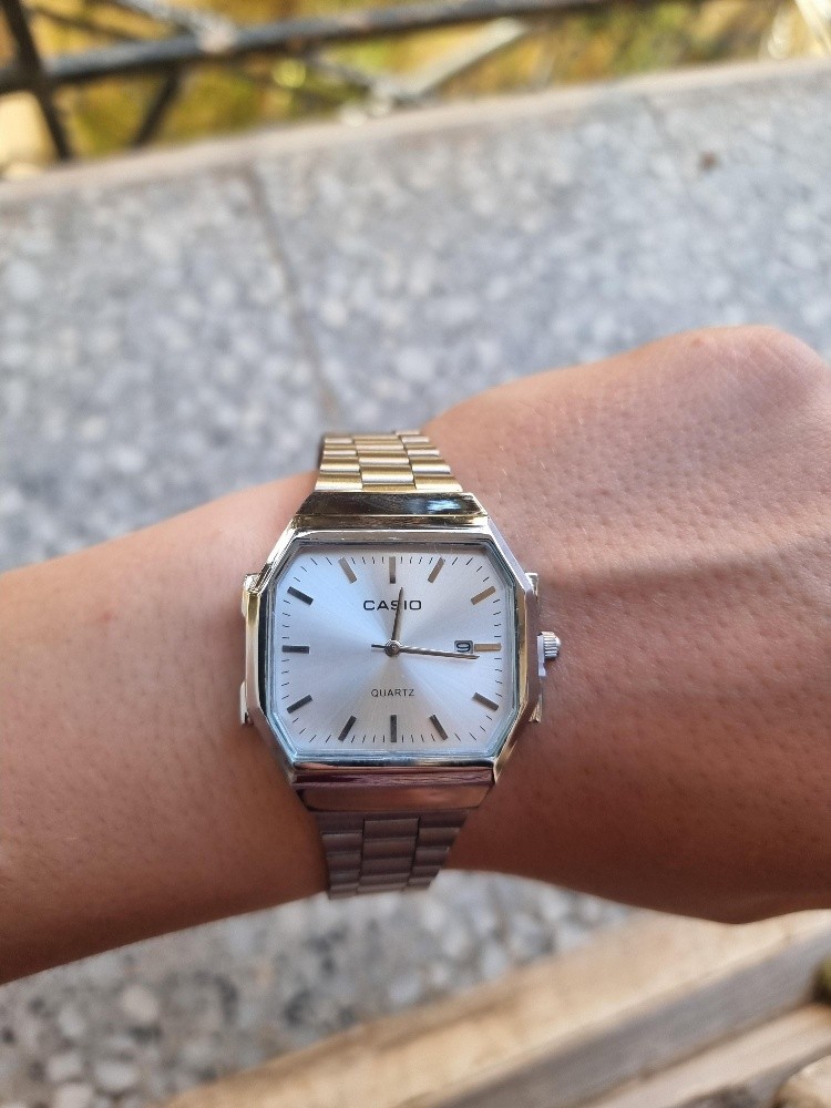 Casio unisex date display - 3