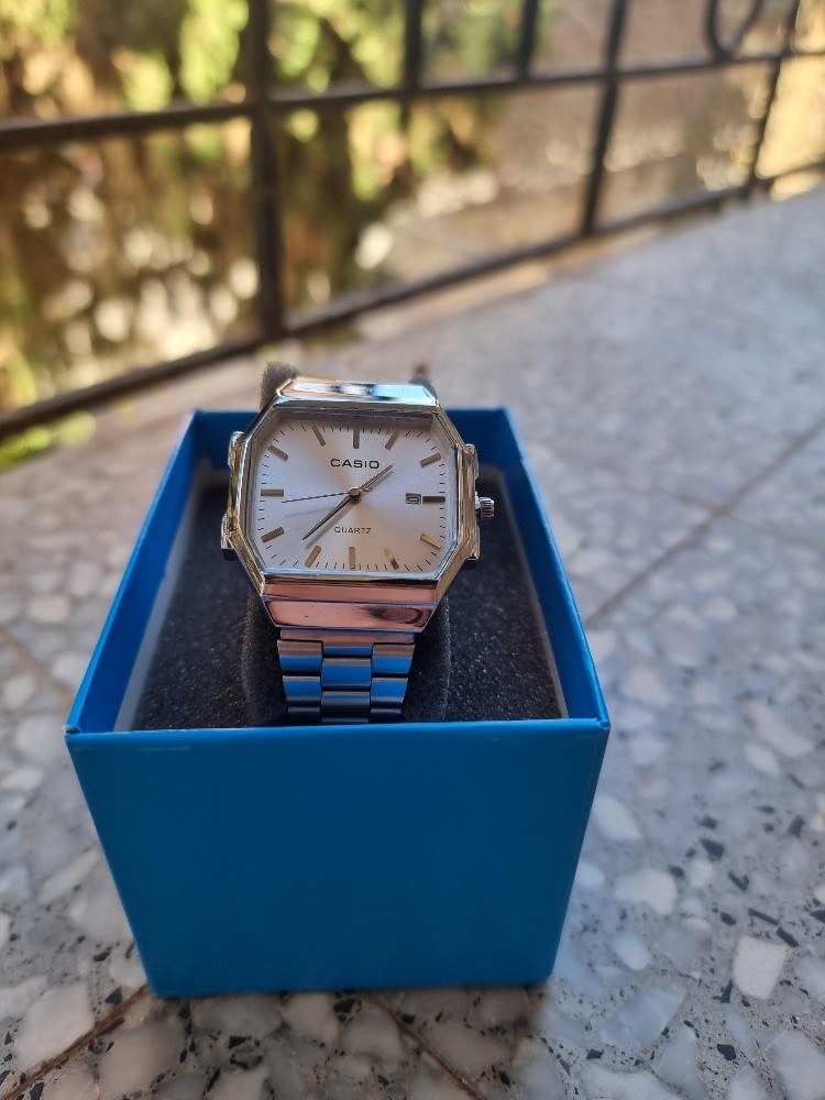 Casio unisex date display - 1
