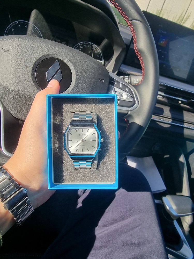 Casio unisex date display - 5