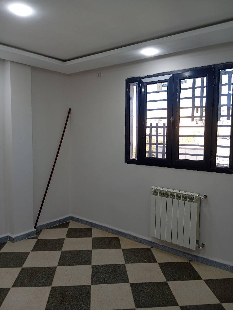 location de bureau au centre ville de bechar  - 4