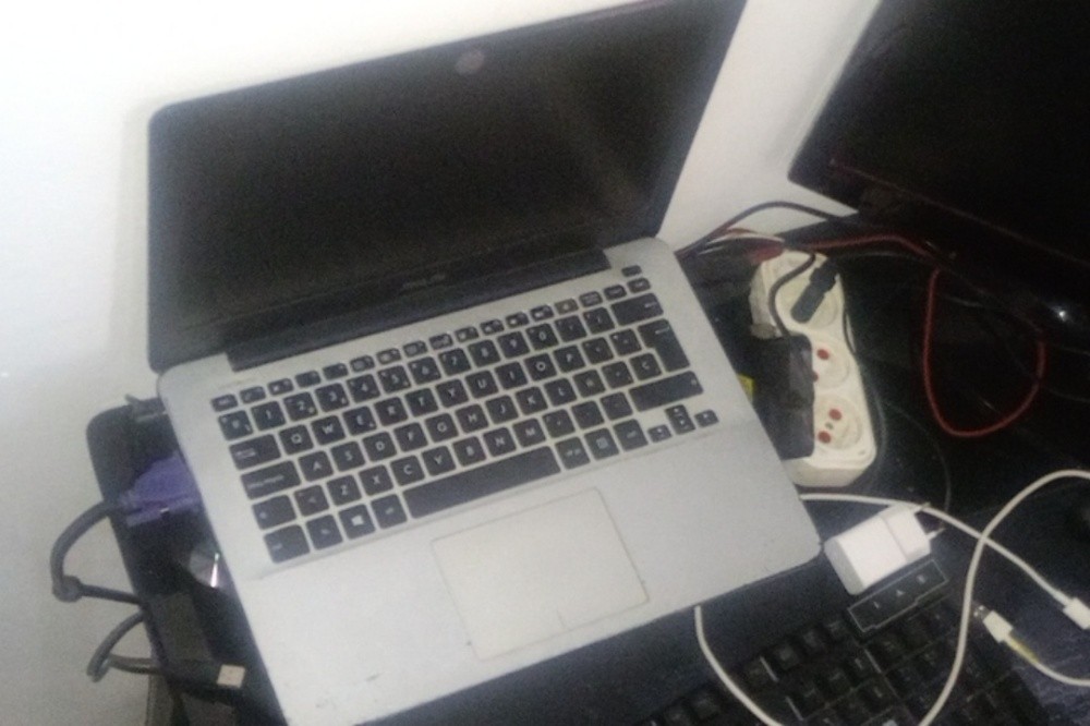 laptop - 1