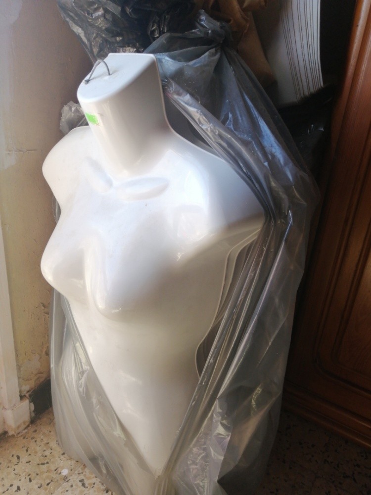 Offrir des vêtements pour femmes - 1