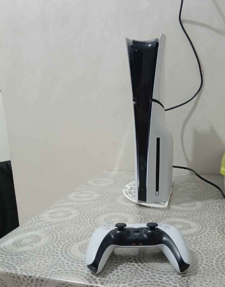 ps 5 slim avec le lecteur - 2