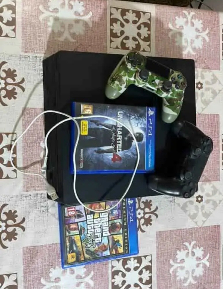 Playstation 4 - 2