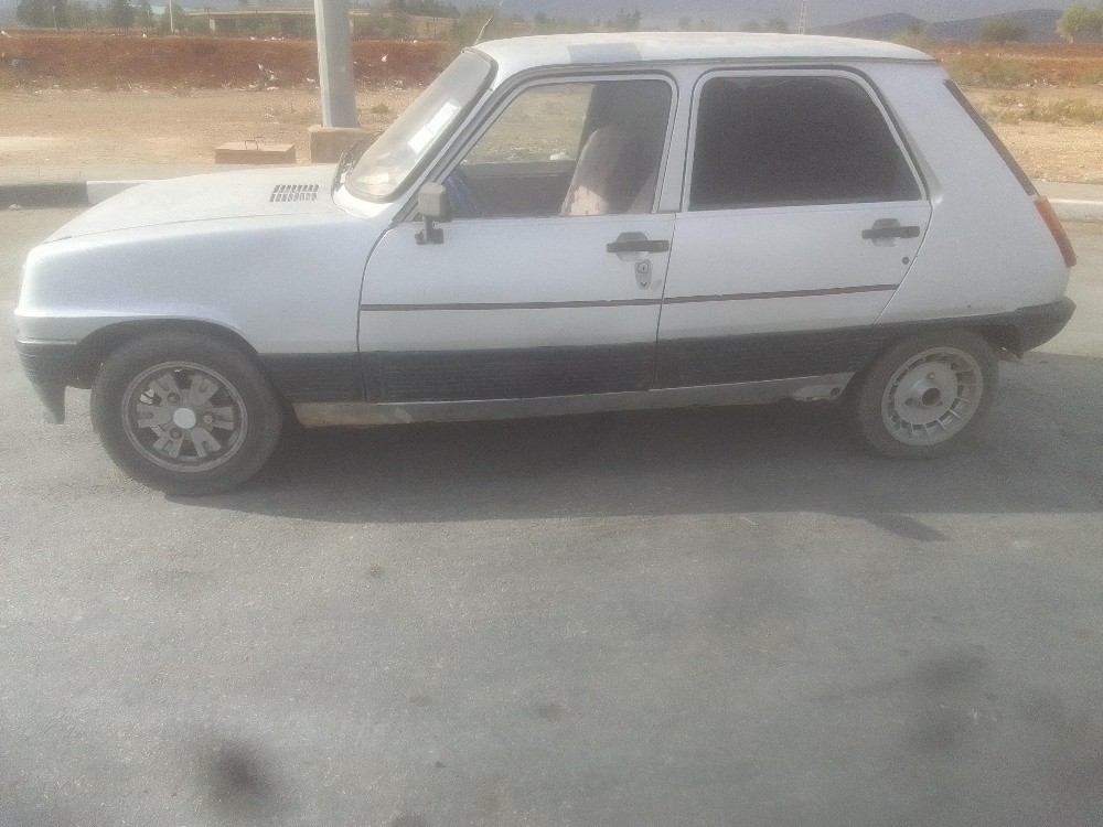 رونو ار 4 - 3