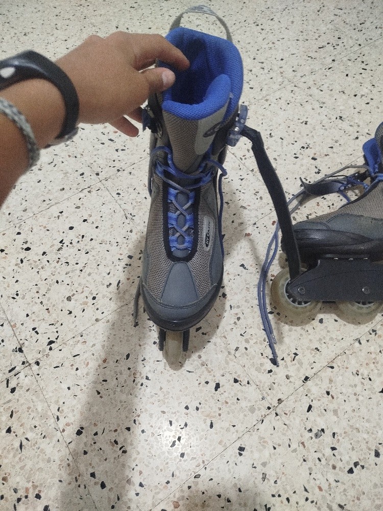 حذاء بعجلات - 3