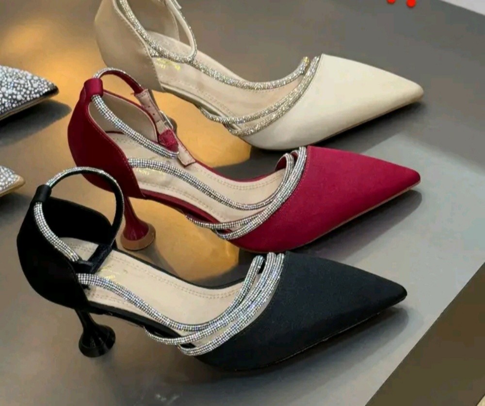des escarpins et des talons chic - 1