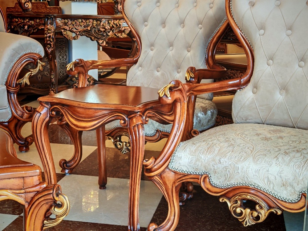 salon  new classique complètement suclté a main en bois hêtre - 12