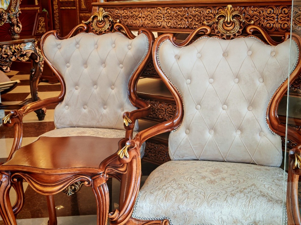 salon  new classique complètement suclté a main en bois hêtre - 8