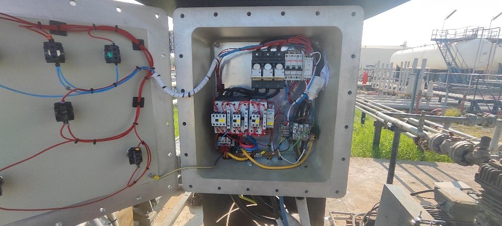 Un électricien professionnel  - 3