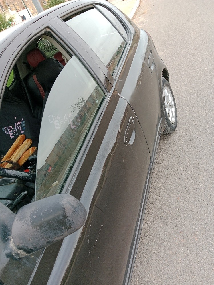 Toyota yaris  - 7