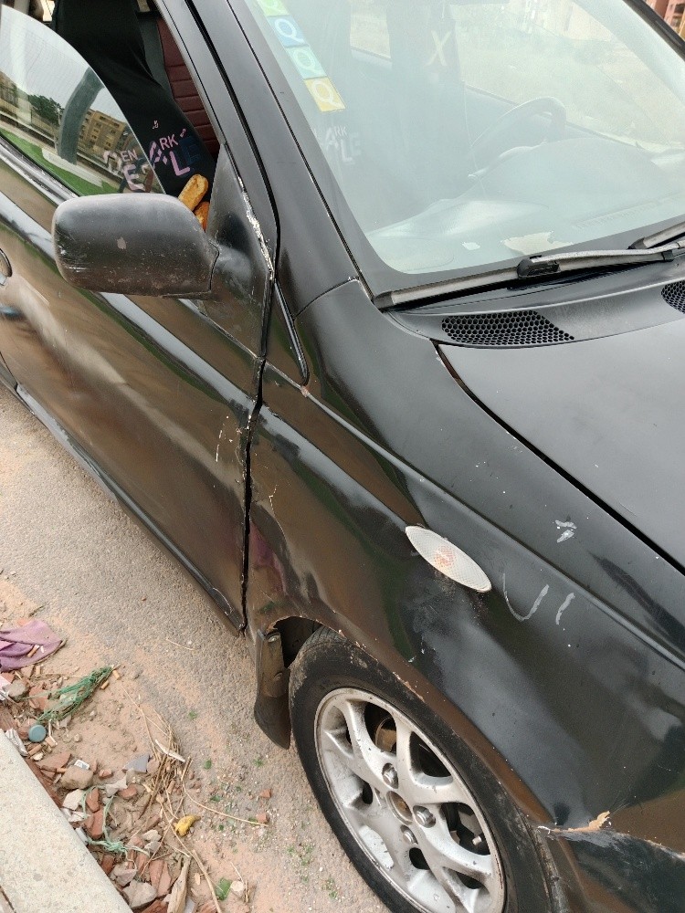 Toyota yaris  - 8